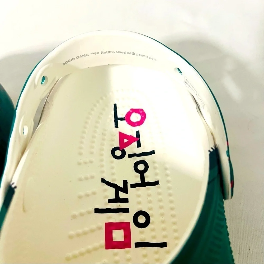 Crocs X Netflix Squid Game Classic Clog M8 W10 NWT Dark Green with Jibbitz